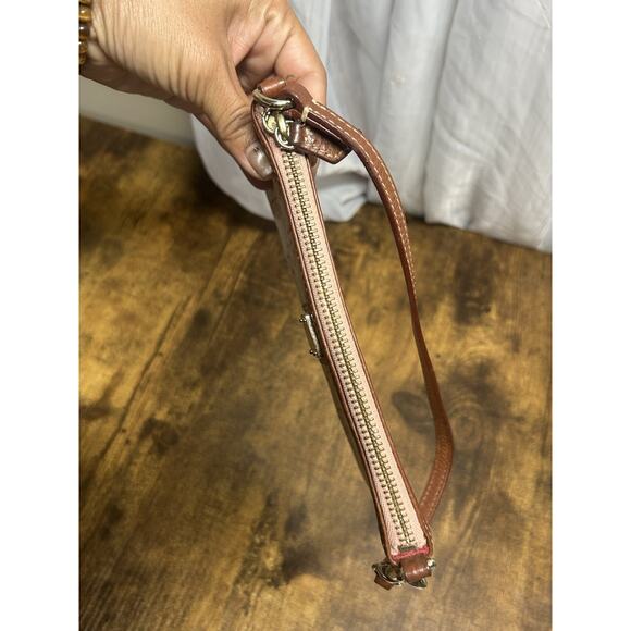 Vtg Y2K Dooney & Bourke Greta Logo Clutch Wristlet canvas leather Monogram Icon - Picture 5 of 11